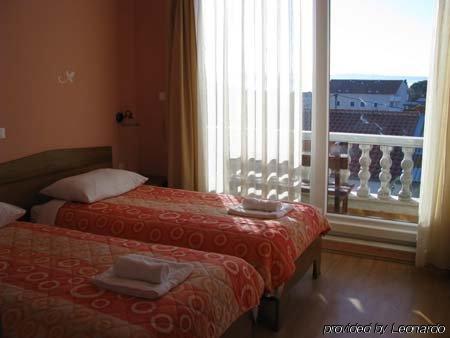 Villa Cezar Kaštel Lukšić Habitación foto