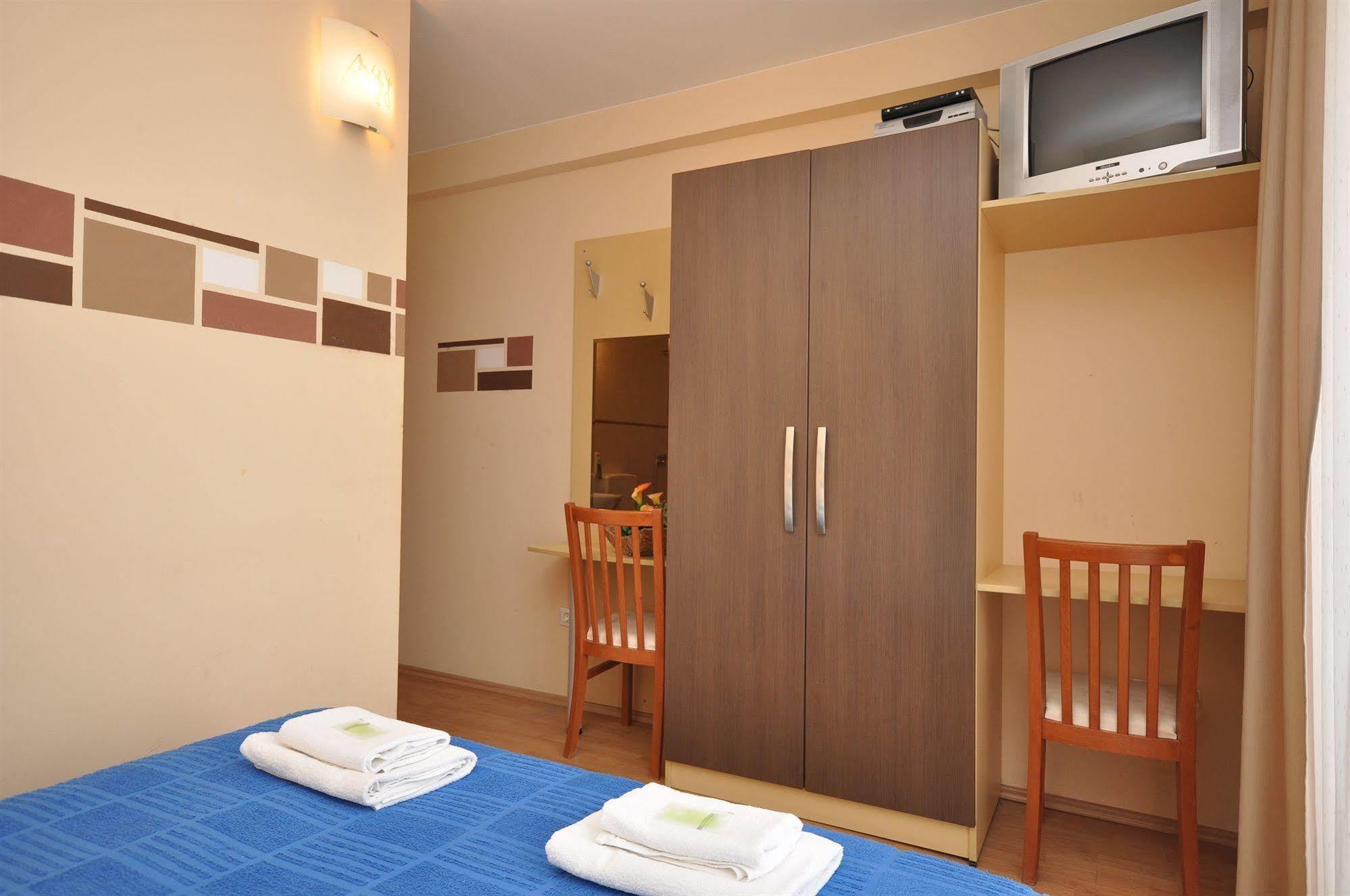 Villa Cezar Kaštel Lukšić Exterior foto